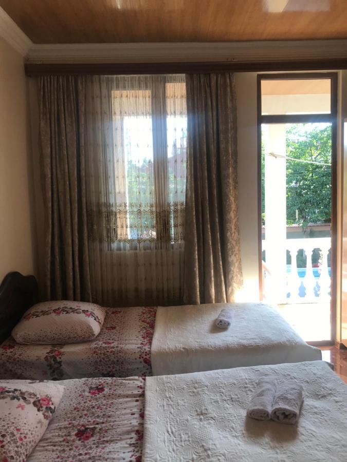Linda Guest House Батумі Екстер'єр фото