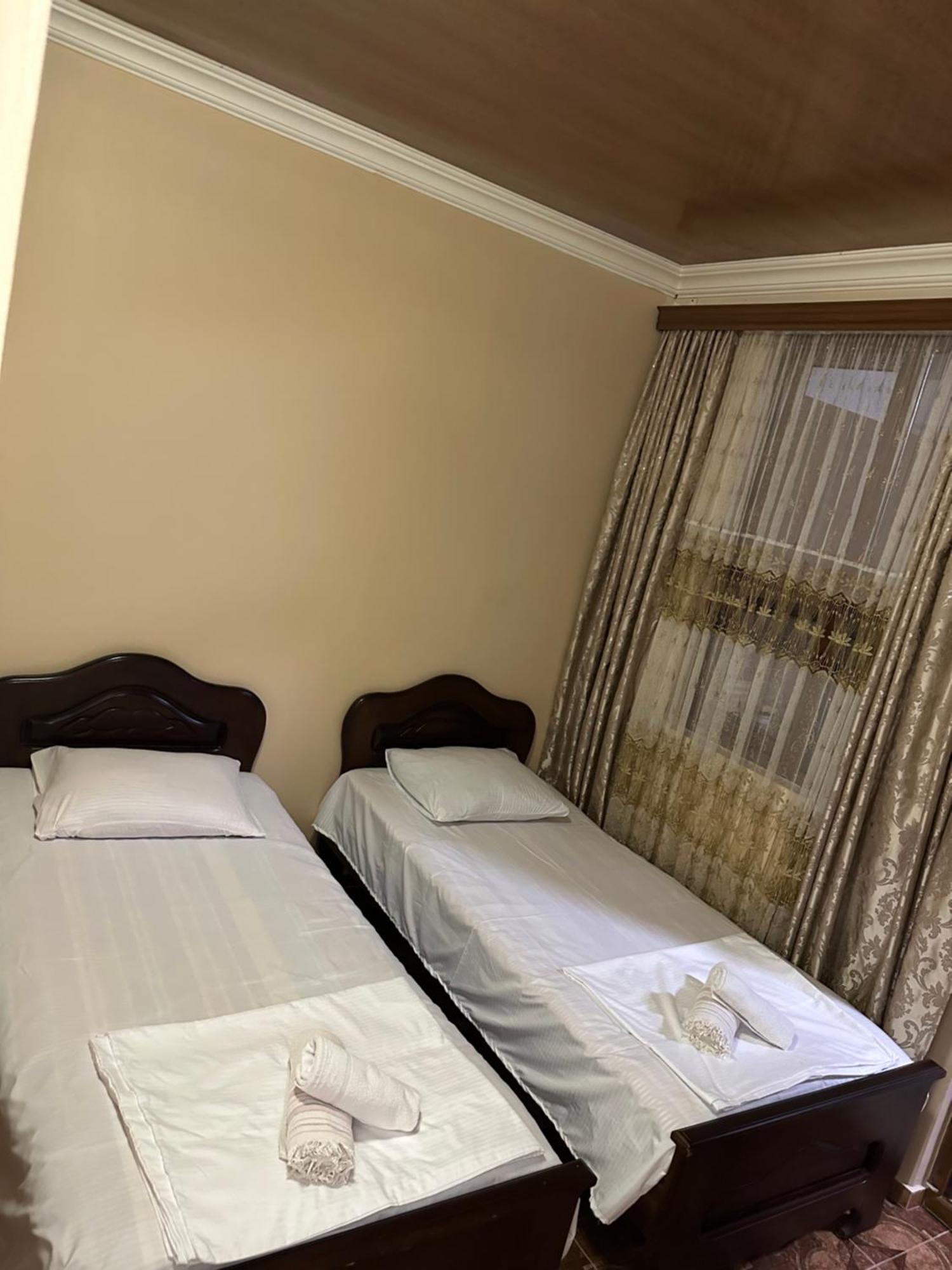 Linda Guest House Батумі Екстер'єр фото