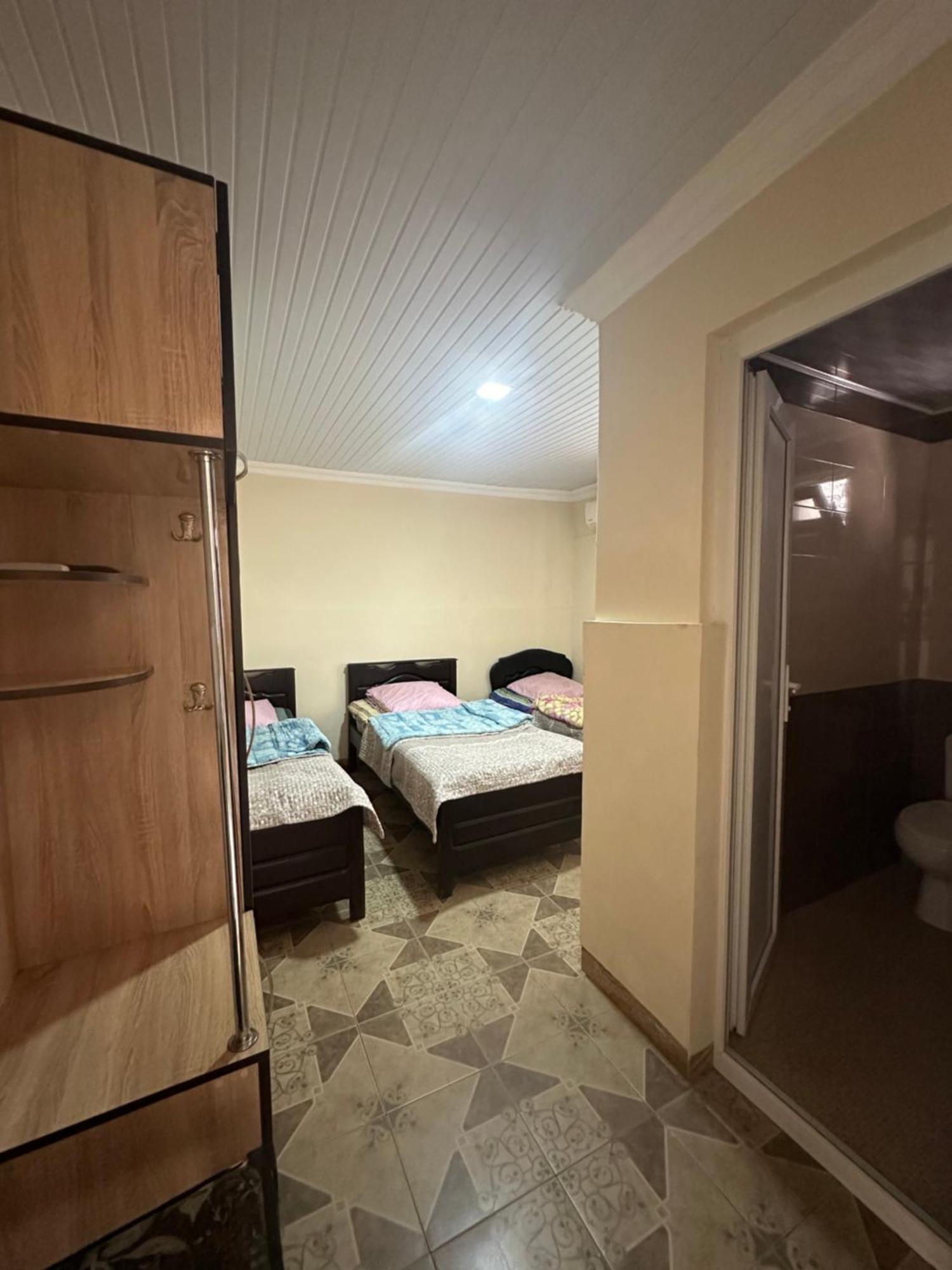 Linda Guest House Батумі Екстер'єр фото