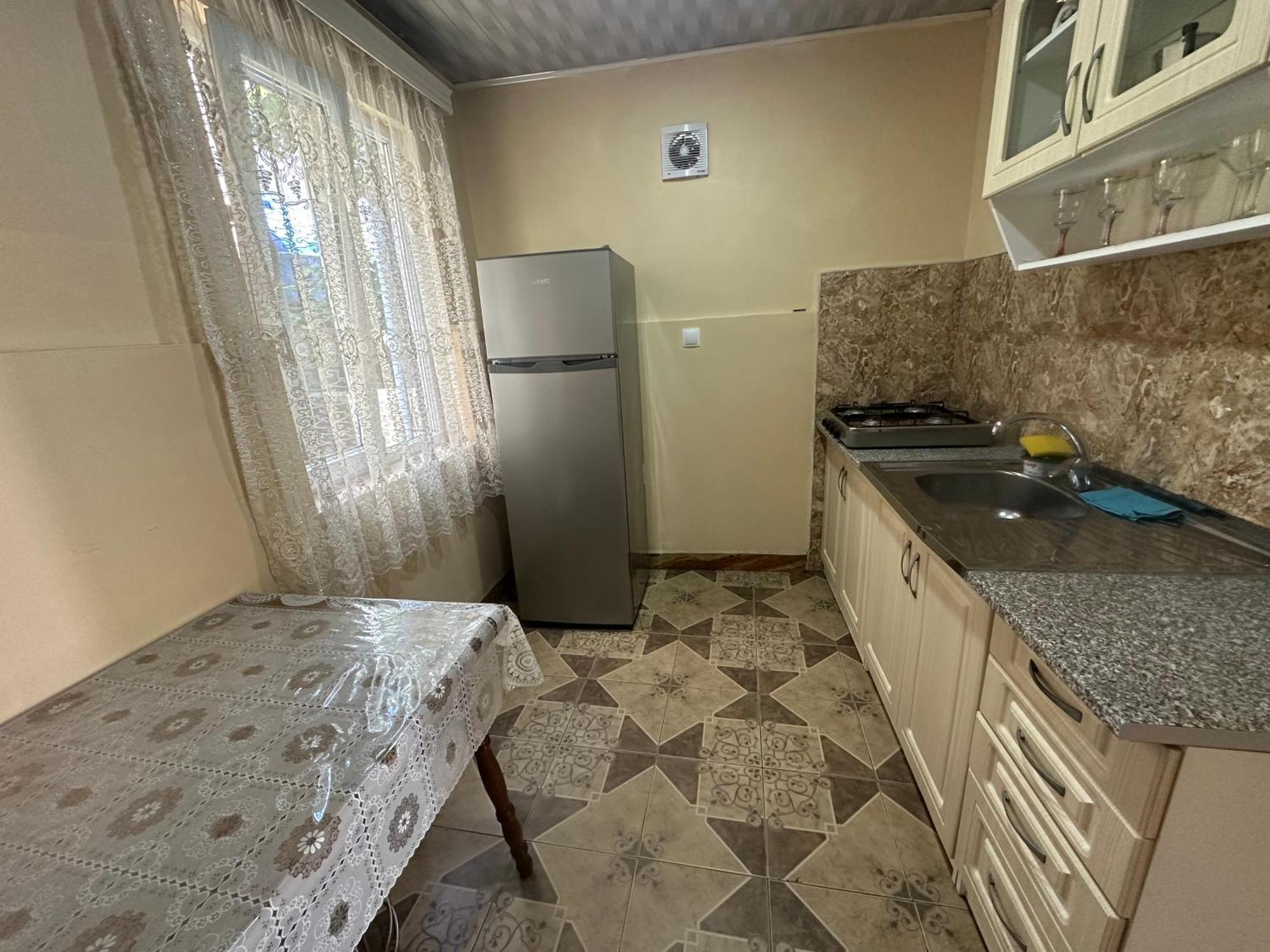 Linda Guest House Батумі Екстер'єр фото