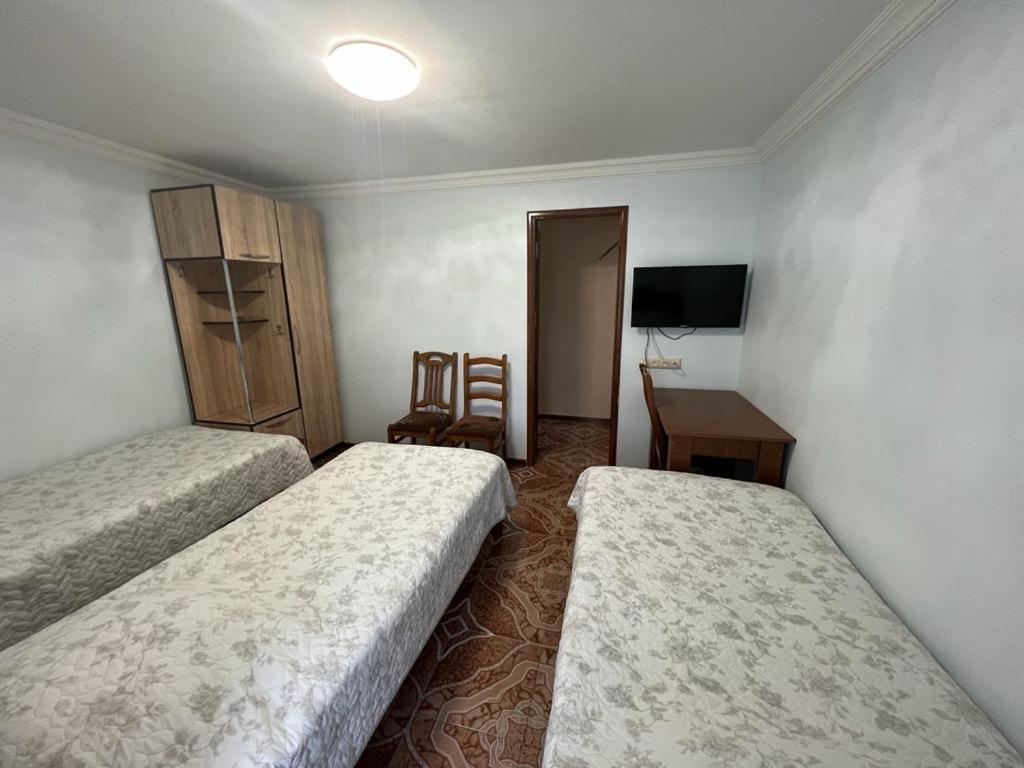 Linda Guest House Батумі Екстер'єр фото