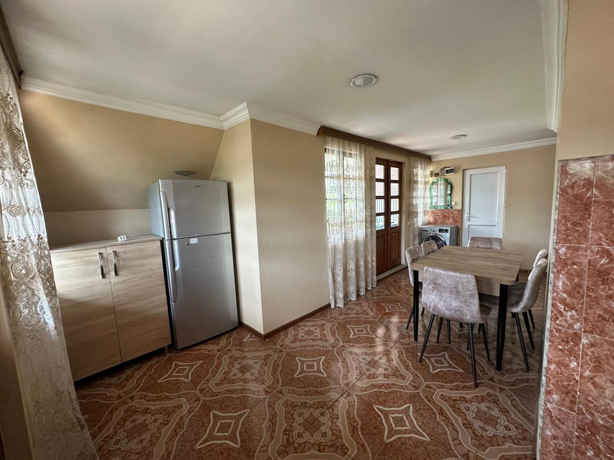 Linda Guest House Батумі Екстер'єр фото