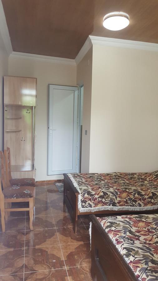 Linda Guest House Батумі Екстер'єр фото