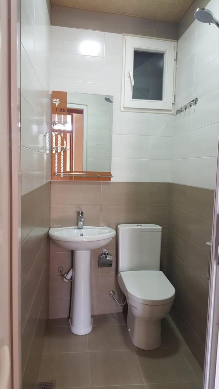 Linda Guest House Батумі Екстер'єр фото