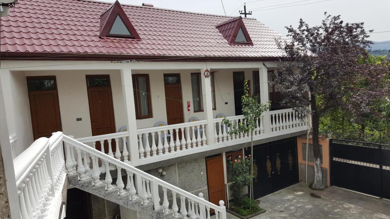 Linda Guest House Батумі Екстер'єр фото