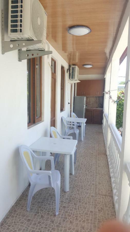 Linda Guest House Батумі Екстер'єр фото